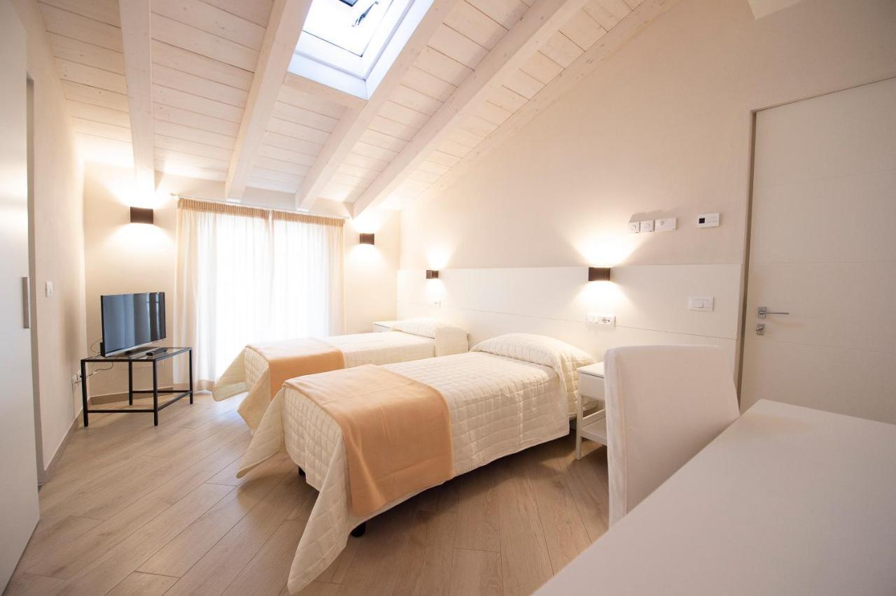 Villino Micol Camere A Due Passi Dal Mare Марина-ді-Каррара Екстер'єр фото