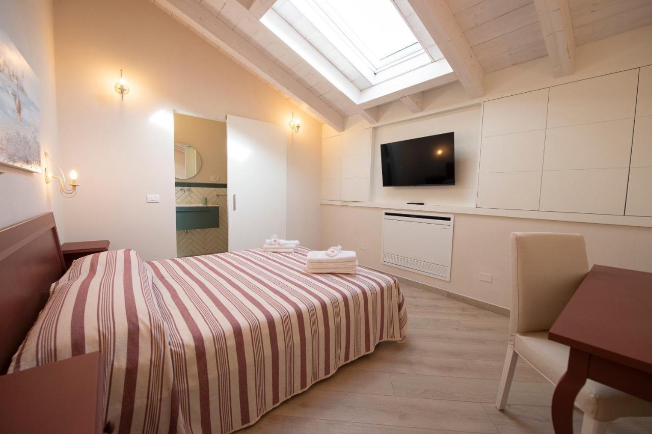 Villino Micol Camere A Due Passi Dal Mare Марина-ді-Каррара Екстер'єр фото